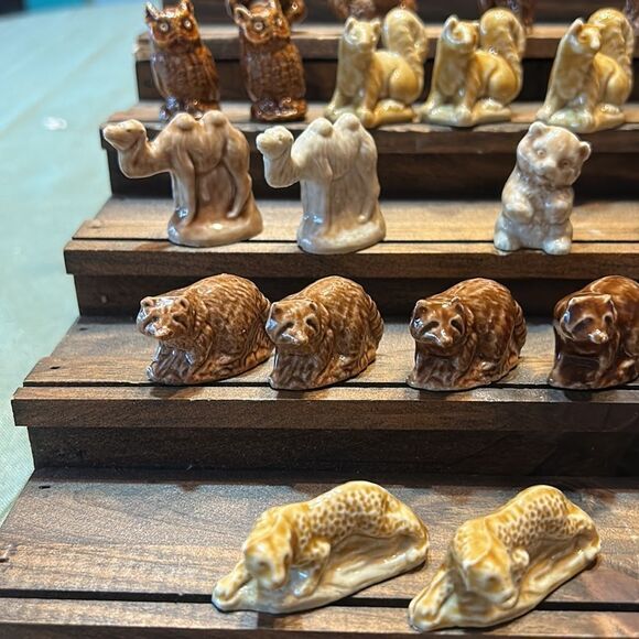 Vintage Wade England Whimsies Collection of 37  & Display - Picture 4 of 12